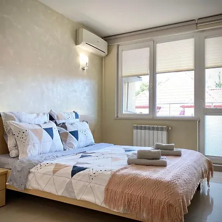 Entire For 4 Guests In Sofia