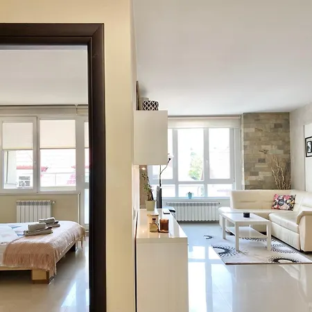 Entire For 4 Guests In Apartment *