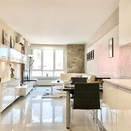 Apartment Entire For 4 Guests In Sofia