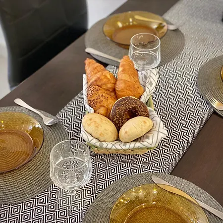 Entire For 4 Guests In Apartment *